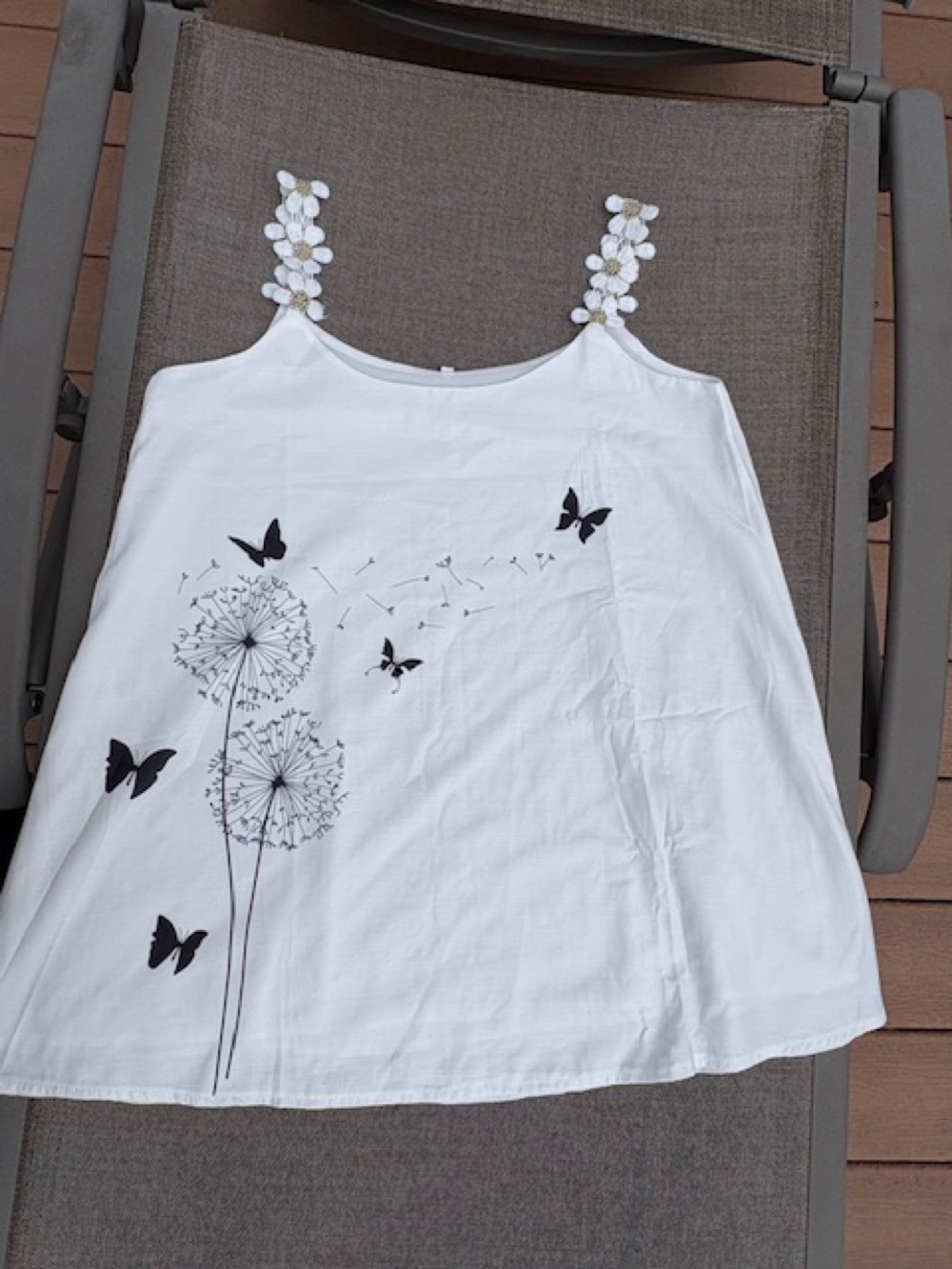 NWOT White Dandelion + Butterfly Tank with Lace Floral Strap, never worn, sz M